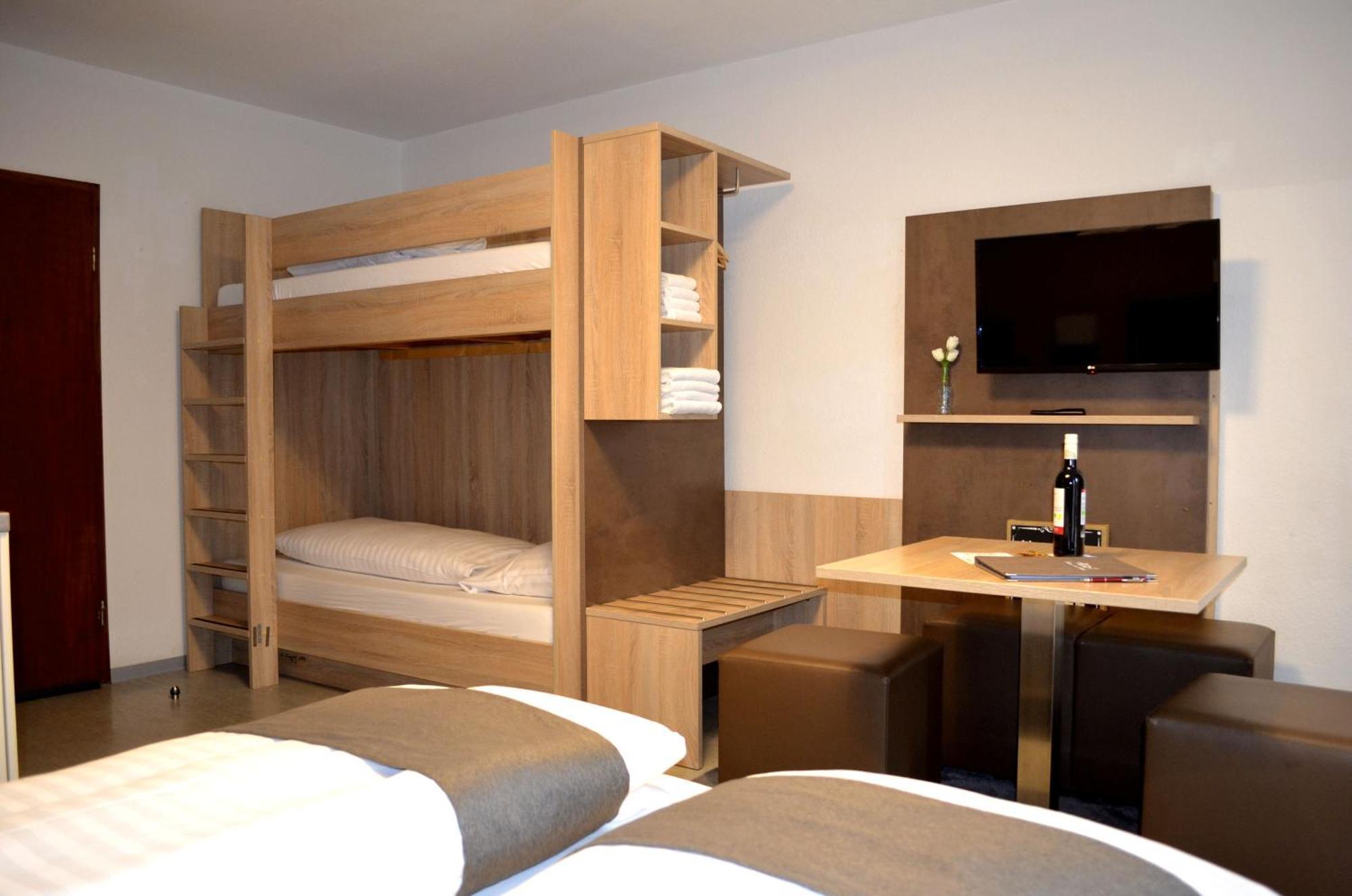 Hana Aparthotel Barsbuttel Buitenkant foto