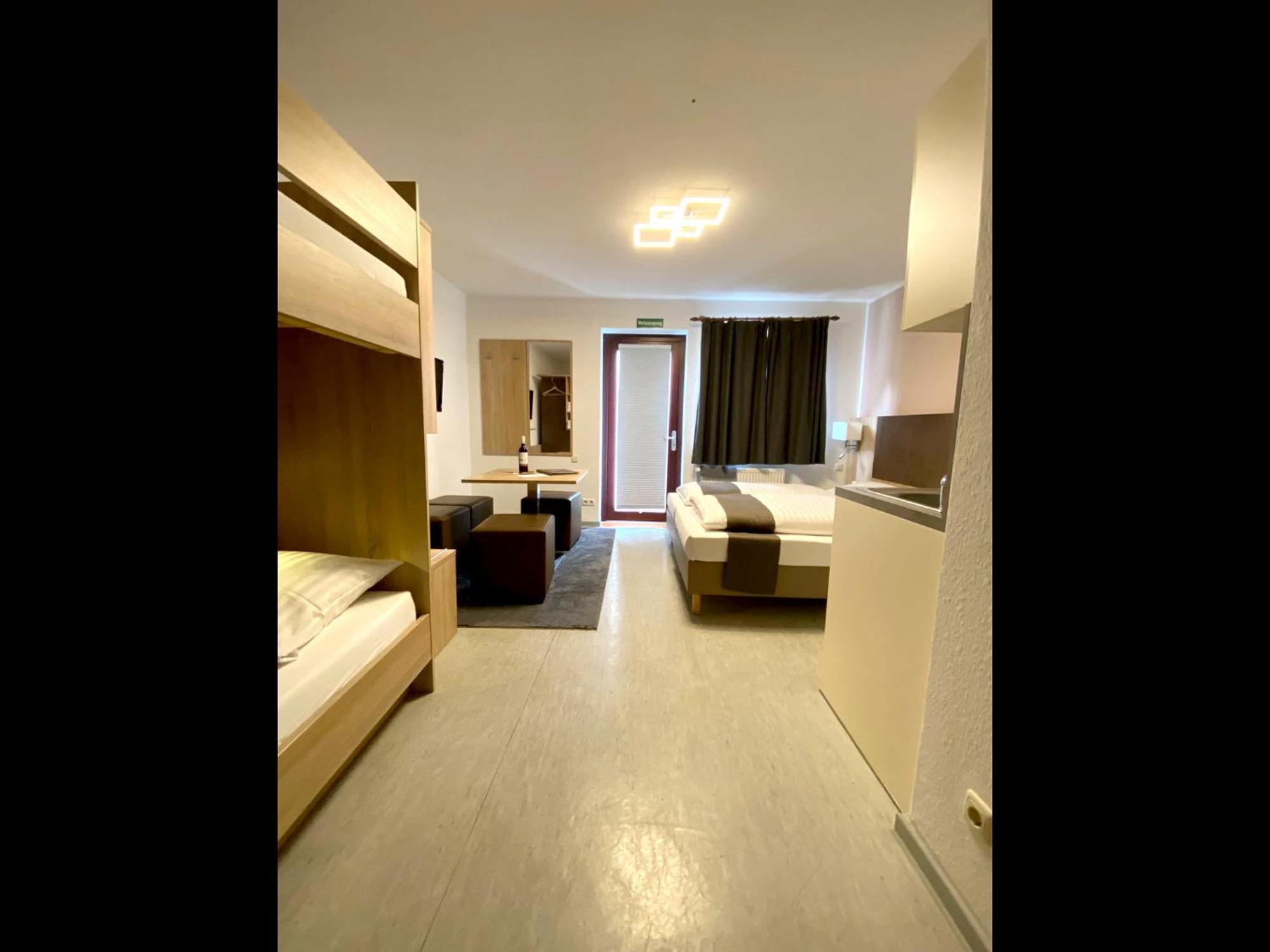 Hana Aparthotel Barsbuttel Buitenkant foto