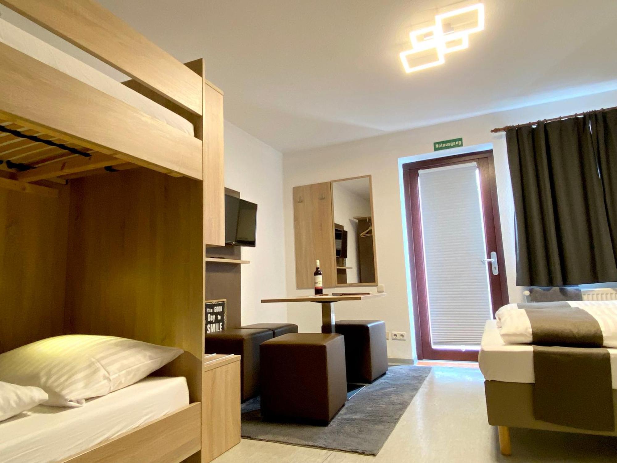 Hana Aparthotel Barsbuttel Buitenkant foto