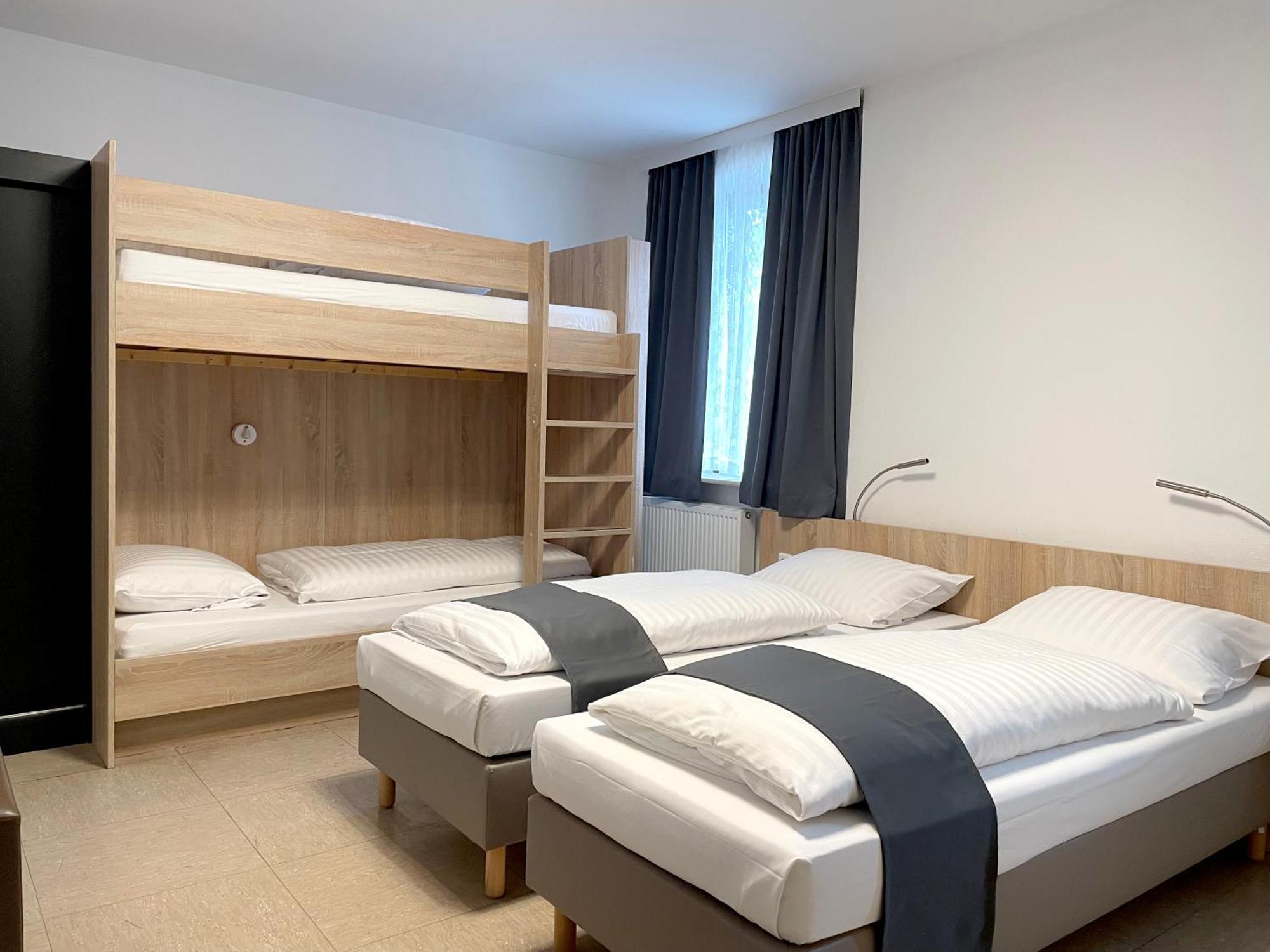 Hana Aparthotel Barsbuttel Buitenkant foto