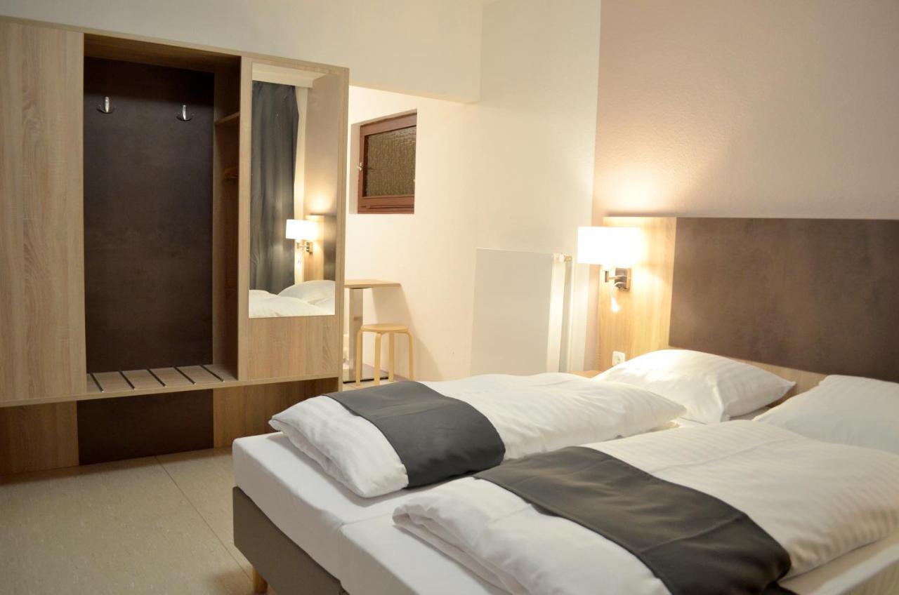 Hana Aparthotel Barsbuttel Buitenkant foto