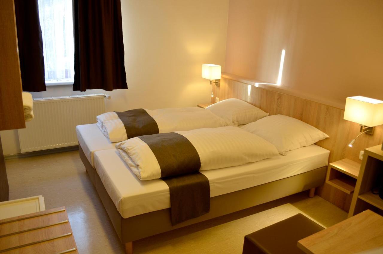 Hana Aparthotel Barsbuttel Buitenkant foto